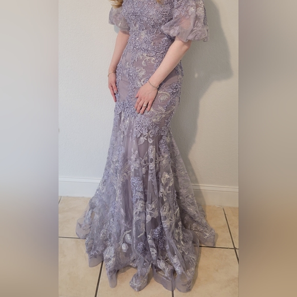 Stunning Genuine Cinderella Divine Light Violet Mermaid Lace Gown size 8 - Picture 14 of 15